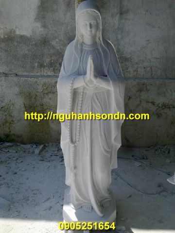 Tượng mẹ Maria bằng đá ngũ hành sơn