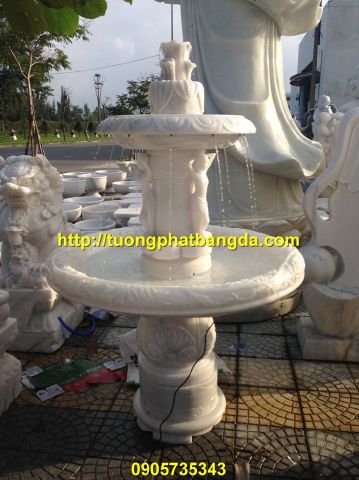 đài phun nước đá nguyên khối